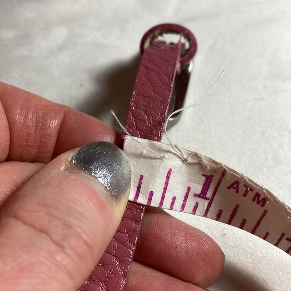 Skinny pink leather belt 30-33" - Picture 5 of 5